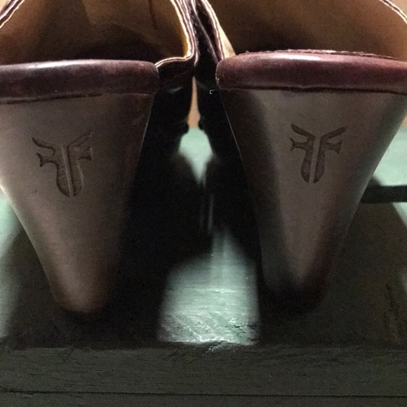 💥New💥 Frye Audra Button Clog - Picture 4 of 8